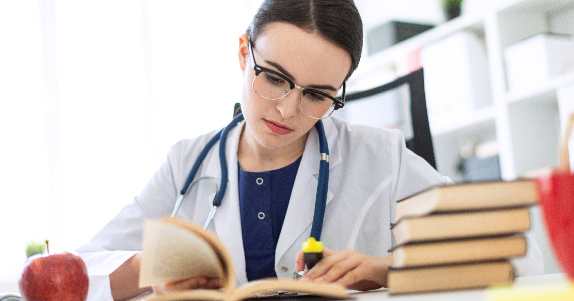 Top 10 Nursing Books Every Student Should Read: A Must-Have List for Nursing Students Targeting the NCLEX Exam